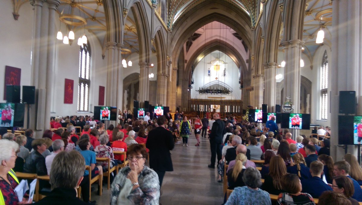 Huge turnout for Ben Ashworth #bensbowelmovements <a href="/ChemoDadRuns/">Ben Ashworth</a>