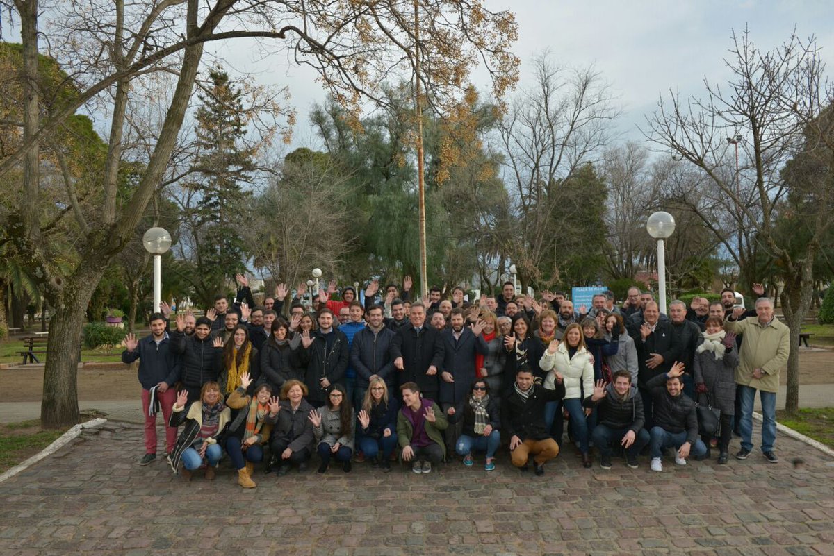 nicovitalini's tweet photo. Timbreando en Cabildo, y festejando el 114° aniversario de esta hermosa localidad. Gracias por el afecto y recibimiento!!! https://t.co/WoN2dmgMiw