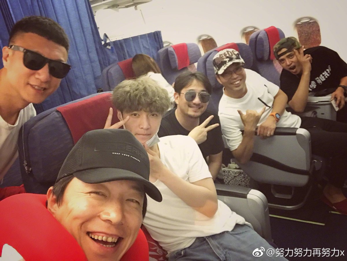 lyuanz's tweet photo. 170716 yixing weibo update: #gofighting# today we xx together and flew together too https://t.co/24vxeZ42Nx
