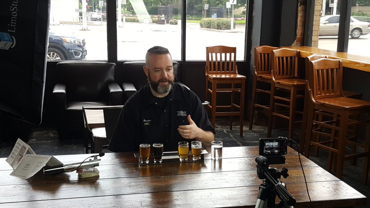thatnerdshow's tweet photo. @CraftandGrowler in Dallas shooting episode 6 of the Better Ales & Lagers Beer Blog with Brendan Smith. #thatnerdshow #CraftBeer https://t.co/ygaqrZZ1tv