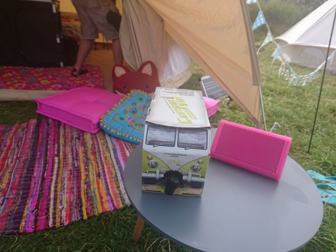CampWithStyle's tweet photo. This time last week I was enjoying drinking @CamperVins in the sunshine in Wales with friends 😊 #wine #camping https://t.co/uP9JvUi45X