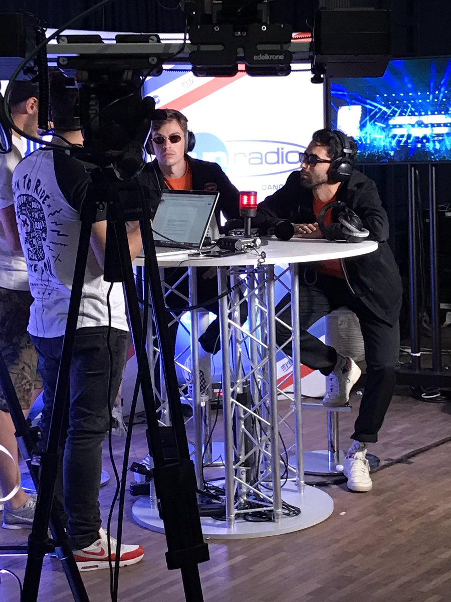djmagFR's tweet image. . @YELLOWCLAW en interview chez @funradio_fr #EMF2017