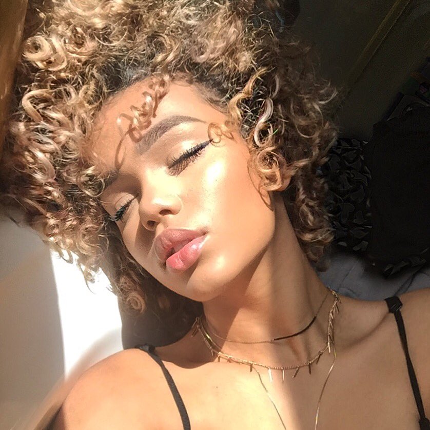 sadistgore's tweet image. all this sun. . .

. . .and your attitude still hasn&apos;t brightened.