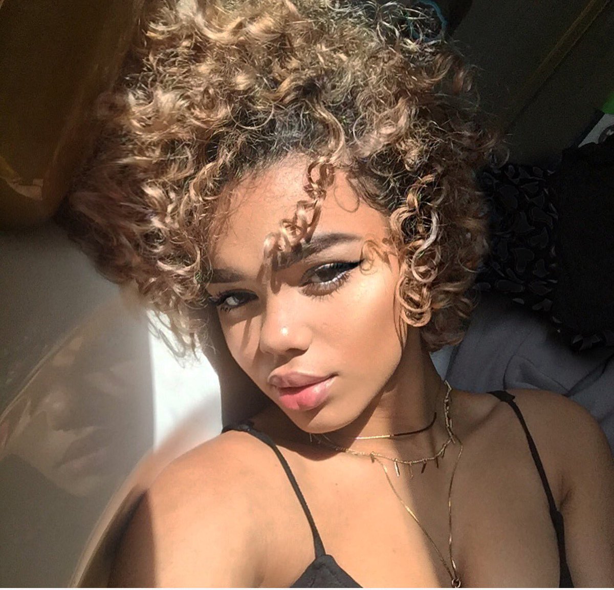 sadistgore's tweet image. all this sun. . .

. . .and your attitude still hasn&apos;t brightened.