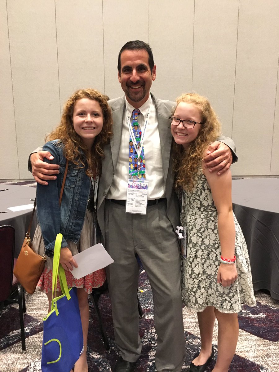 NatSweetSisters's tweet photo. @iCANResearch 👍🏻🌴☀️🌺Thank you from @OliviaOhmer @ReeceOhmer @NatSweetSisters for the BEST #icansummit2017 🇺🇸❤️💙 https://t.co/yGz6kcnfgW