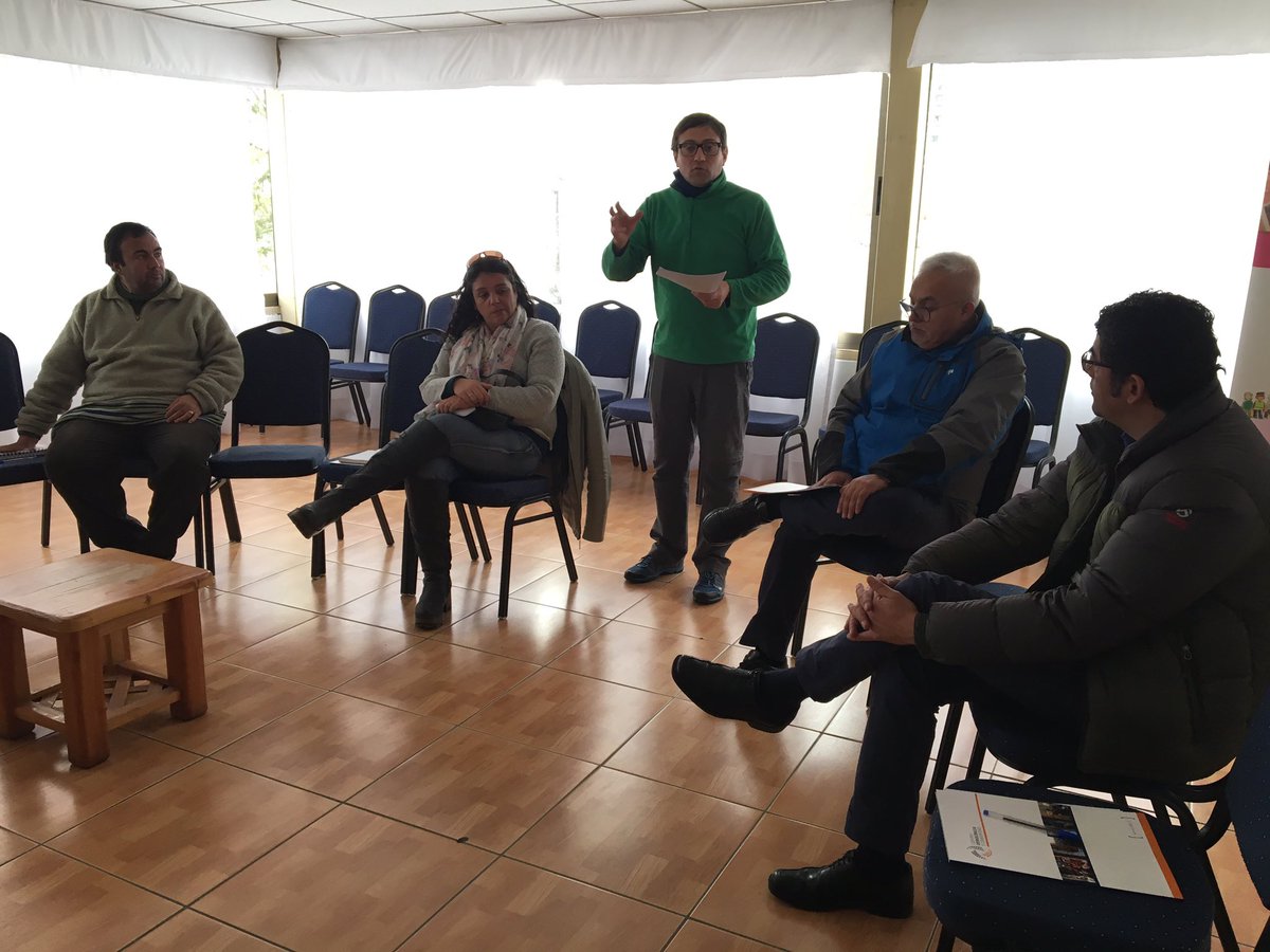 OsvaldoBadenier's tweet photo. @herrerucci @jose_maritano @angelaconcejala Janny López en #RegionO'Higgins #Rancagua Talleres Exposiciones #FormacionDC @PDC_Chile @DCMujer https://t.co/xsVPrmjQVM