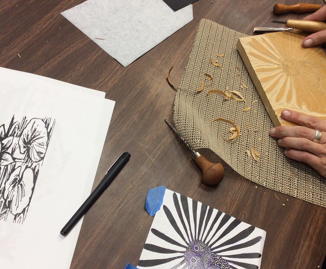 Jim Johnson's adult printmaking workshop was today. The process is fun to watch. #artsvisalia #adultclass #saturdaycreativity