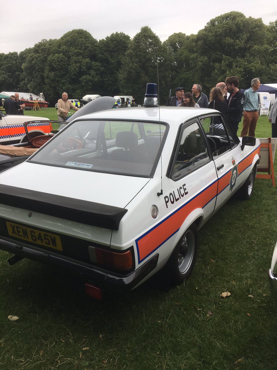 HumberbeatRoads's tweet photo. Great day at East Park today supporting #BLD2017, fantastic to be joined by some classic patrol cars from years gone by! https://t.co/O2HeYqRNMq