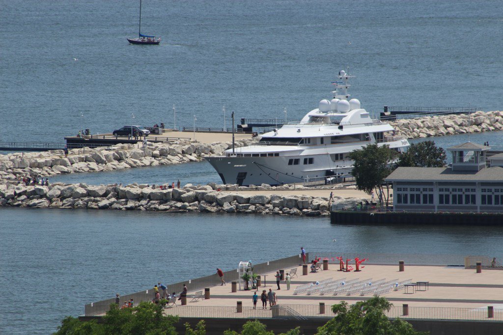 Big Boats Mke On Twitter Is Beyonce And Jay Z S 60 Million Super Yacht Docked In Milwaukee Https T Co 8opykt0iog