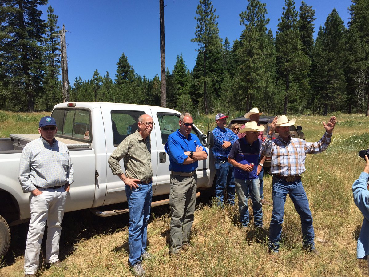 repgregwalden's tweet photo. Great to welcome @Interior Secretary Ryan Zinke back to southern Oregon today to tour Cascade-Siskiyou National Monument. https://t.co/NAwjgiFDff