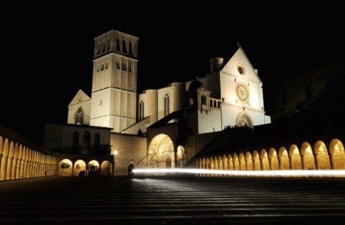 TakeItalian's tweet image. goede nacht aan al onze vrienden from #Assisi @Haarlem