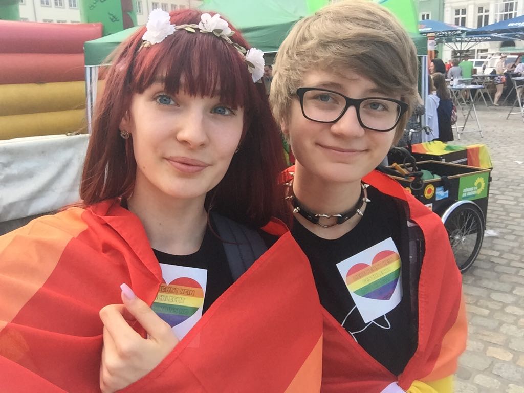 Sunnington_'s tweet photo. Csd war richtig nice heute! Ich wollt gar nicht weg, so viele tolle Menschen. Mir tut alles weh. TwT https://t.co/zBrJoc9vzH