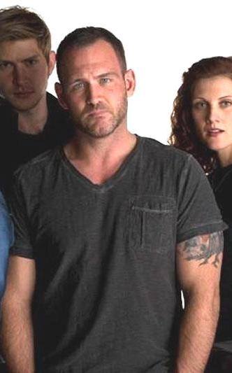 Jessie_Cristo's tweet photo. @veloravelvet @ZiggyShelley @AngieElliott30 You really should watch #SurvivalCode it's a pilot movie and he plays an ex-MMA fighter... he's seriously hot in it. https://t.co/crU3ZPgITB