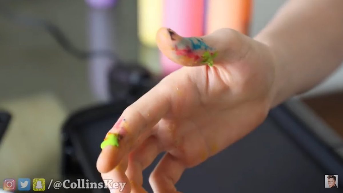 keyperfam_03's tweet photo. @CollinsKey hand looking like a rainbow unicorn DIY 😂 https://t.co/v7CFo4IH6M