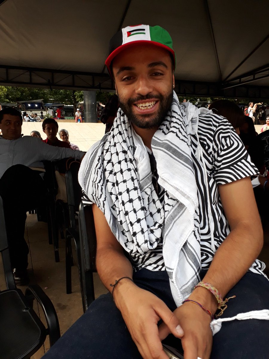 TadamunAntimili's tweet photo. #26FIPM El artista audiovisual Carlos Osorio apoya el boycott cultural a Israel. #BDS 
#FreePalestine 
#ConstruyendoElPaisSoñado 
@roures1 https://t.co/cpbcw9koqp