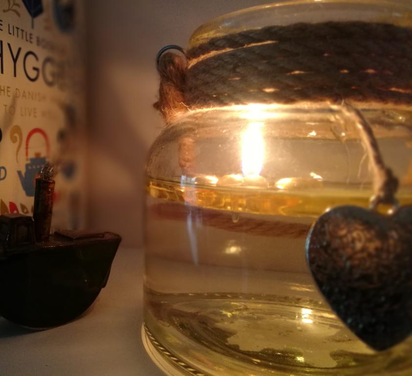 GlowAroma's tweet photo. Happy Sunday everyone! Wishing you peaceful day 😊 #candlelight #hygge https://t.co/y5O2NhItzv