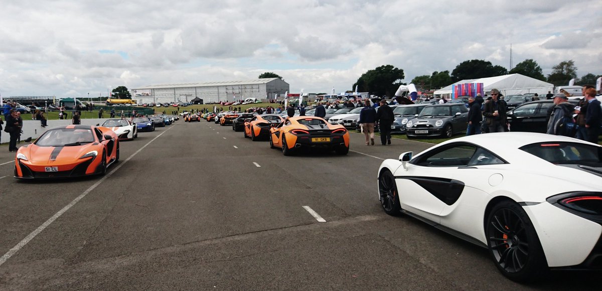 DuncanHolmesVOG's tweet photo. We counted them out, we counted them back in again. 115 #Maclarens on track at the same time. #silverclassic #thatwasnteasy https://t.co/gFqcjeNTBr