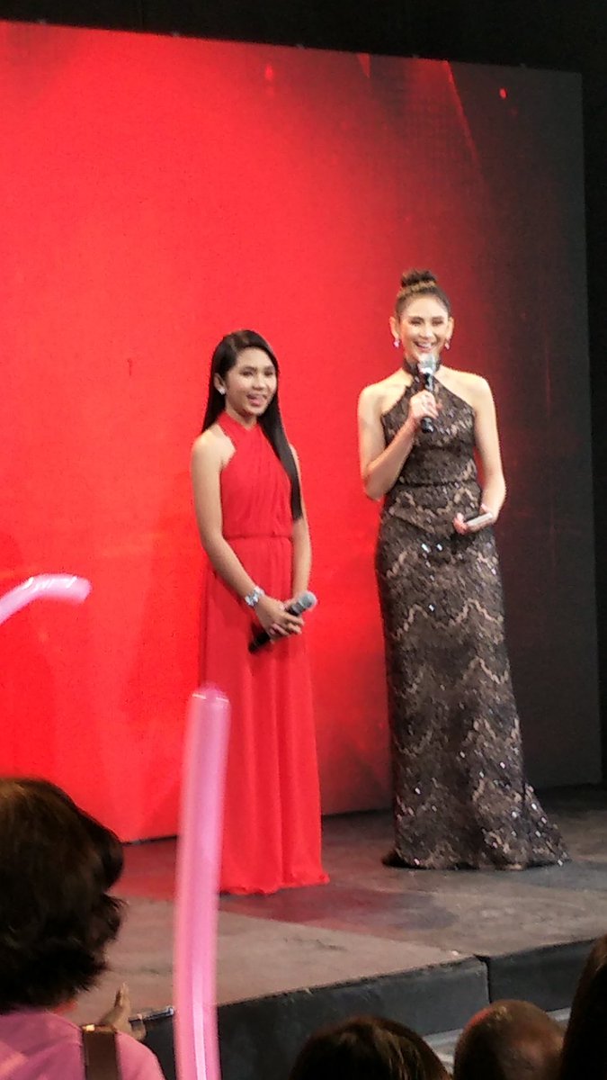 vannieluvsg's tweet photo. Coach @JustSarahG And @VoiceTeensJona 
#VoiceTeensChampion 
#TeamSarahxJonaFTW https://t.co/Z3gqozKCm0