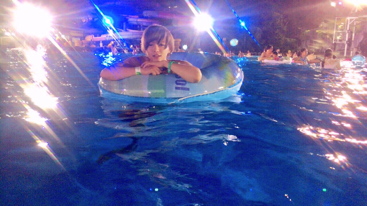 彼氏とプールなうで使ってええで Twitter Search Twitter