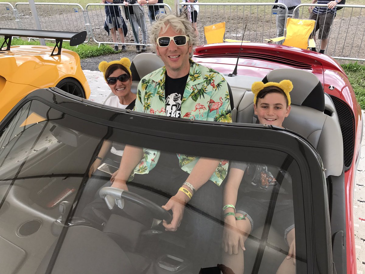 GibbsAmphibians's tweet photo. Mikey Dunne &amp; Linda Barrett had a real dream ride with @TheEddChina in the Gibbs #Aquada, thanks to @Sportingbears #dreamrides #Carfest2017 https://t.co/uomIhu0Wt2