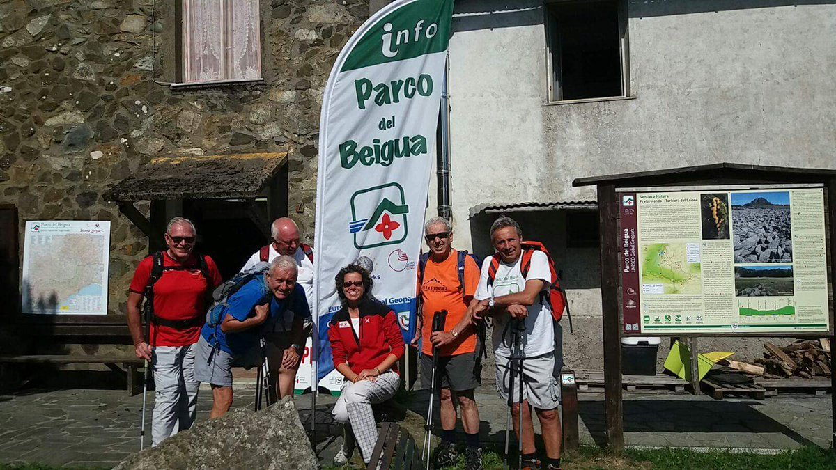 Felicità è una passeggiata nel #Beigua, come fa il Gruppo Aleramici di Varazze ogni domenica. Oggi sono passati a salutarci a Pratorotondo!