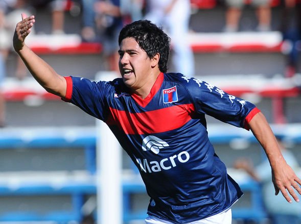 lt9lider's tweet photo. Nuevo refuerzo para el Sabalero: #Colón ya tiene a #CacheteMorales https://t.co/gD8zyNok0O https://t.co/ei00U7UcOJ