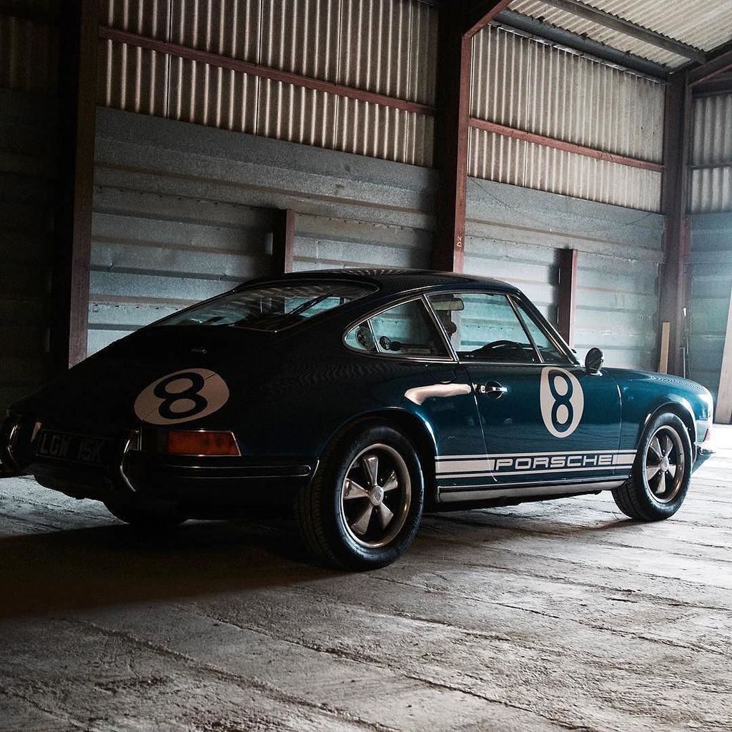r_elfer's tweet image. Ready for it. The Blue Pearl paying homage to @spikeferesten 's 911 L
📷 @autoclassicastorage
.
.
🏁🕘🕐🕐📣...#Relfer #… ift.tt/2tNYGE3