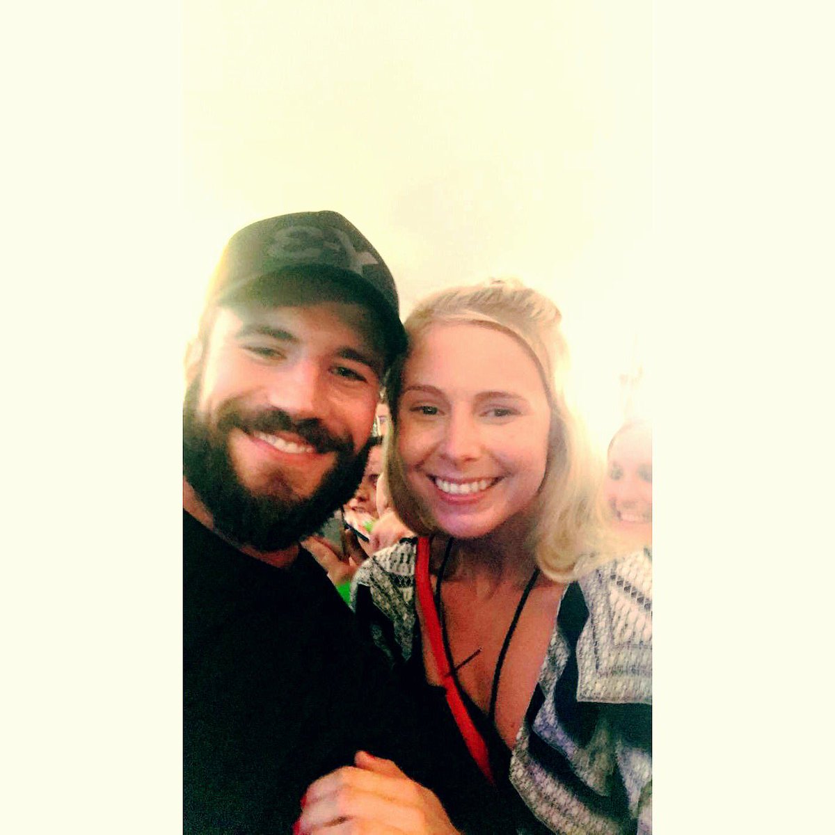 Kathodge1's tweet photo. Boo thang 💕 @SamHuntMusic https://t.co/Dj6h4n4jMp