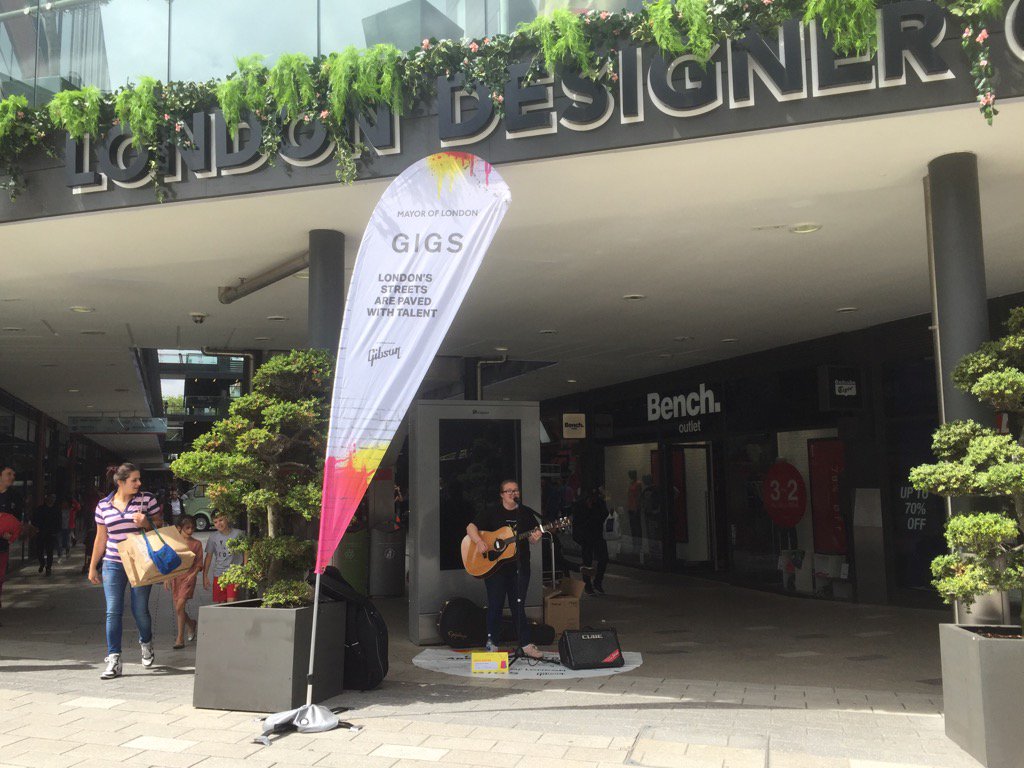Ferg0's tweet photo. Good afternoon Wembley! First of 11 London gigs #vote_Erin #gigsbigbusk https://t.co/u3xsGH4FX5