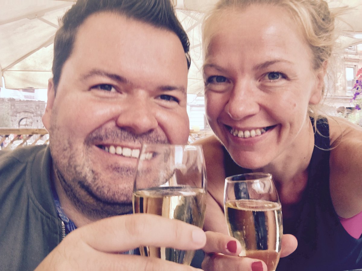 FkeddieO's tweet photo. .@keddiescott a wee private toast with my man of the moment @PaulHarperSwan 😍🥂🙌🏻 https://t.co/eb5Pb2d6Jd