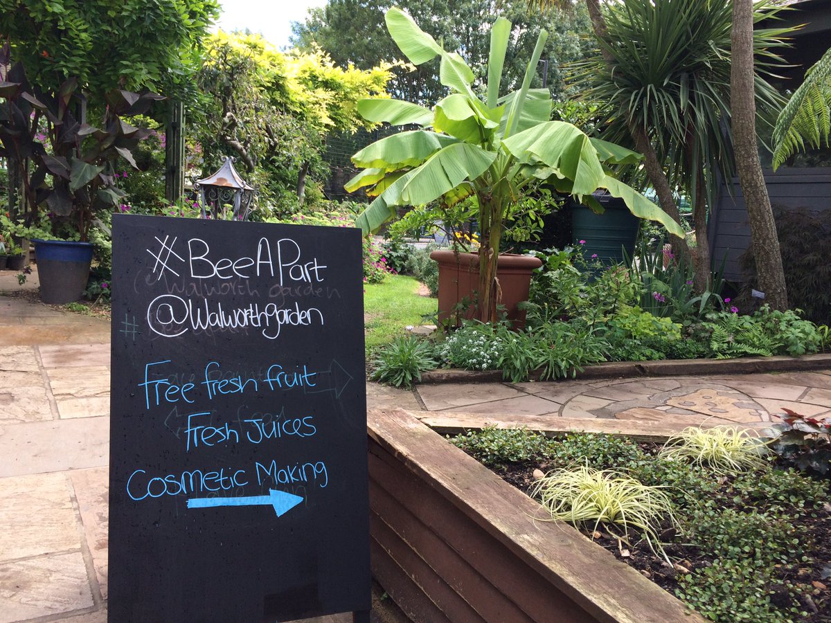 gemmadrake's tweet photo. Happy 30th birthday @WalworthGarden - 🌿🌺💐🌲🌴green oasis in #southwark #communitygarden #beeapart #yoga https://t.co/xdFTtNXdgB