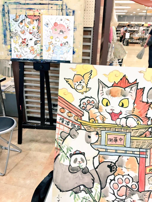 今日は横浜ロフトでライブペイントをしました。見守ってくださった皆様ありがとうございます!
来月8月26日・27日は京都ロフトでライブペイントを予定しております! 