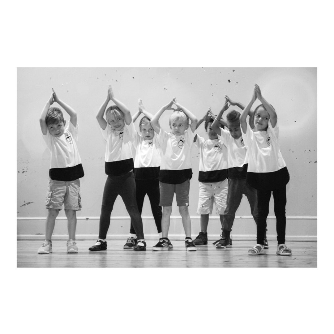 Arch197Dance tweet media
