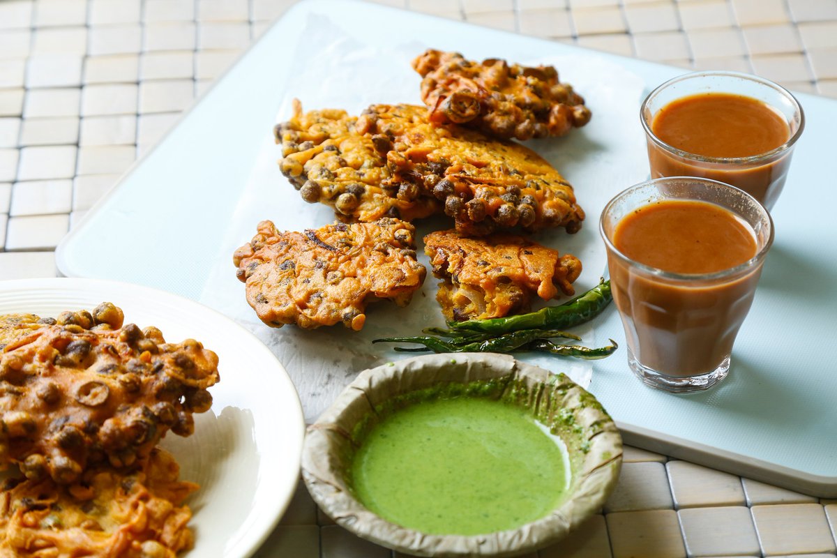 ChefPallavi's tweet photo. Celebrating #ChaiPakodaDay with @RushinaMG with these famous Bihari  "Bachkas" soaked black gran fritters, wonderful concept Rushina https://t.co/20CS8swi4y