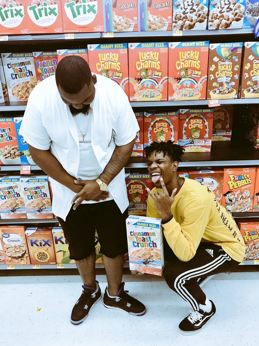 JeanJume's tweet photo. Yup we made that move at 3:30AM! #Walmart #FuelYourHunger https://t.co/HiUao3Ci0q