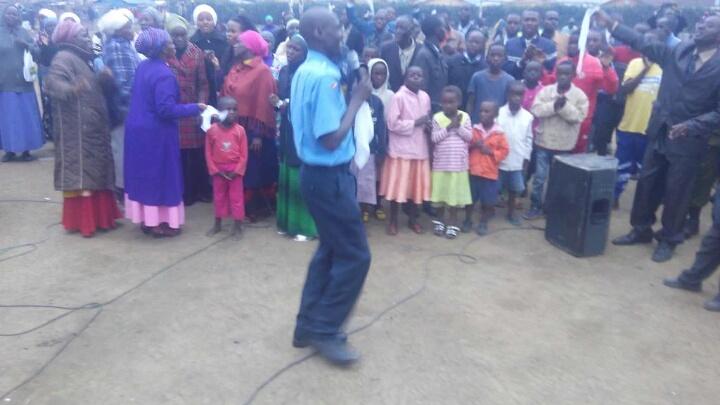 TelAviv9031's tweet photo. "
Police officers also are in front line in announcing of this great sign #ProphetDrOwuor more @JesusIsComing_2 https://t.co/5orEVGTsTJ