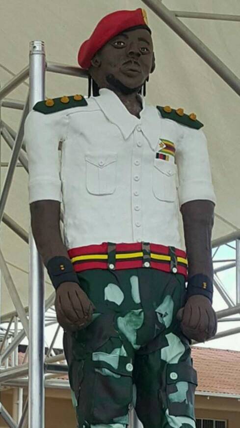 lkazhanje's tweet photo. Was @jahprayzah 's birthday cake done by Dominic Benhura? 😂😂 Ndati ndibvunze hangu? #ThisCake https://t.co/i7avxuBPHq