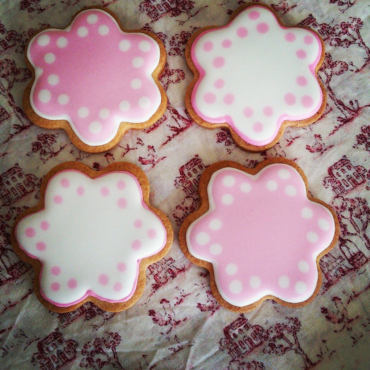 CUPdeCUPCAKES's tweet photo. En verano sigo reposteando!!...:) #Ideas #reposteria #MeEncanta #paratodoslosgustos https://t.co/GTonvKdTrD