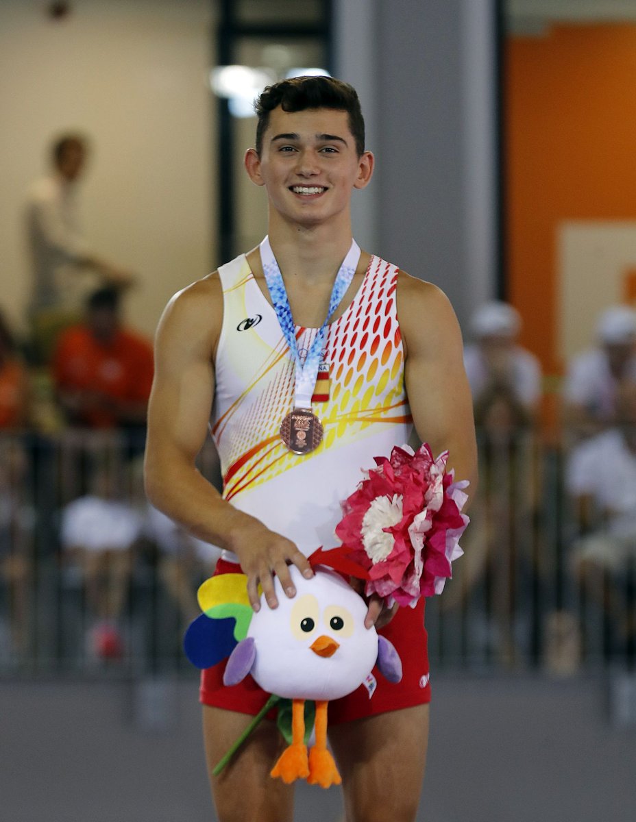 COE_es's tweet photo. #Gimnasia El futuro de la artística 🇪🇸 tiene nombre: @NicolauMir. CUATRO medallas en #Gyor2017 lo confirman 🔜🔜🔜🔜🔝🔝🔝🔝 https://t.co/JoHXFX3l7w https://t.co/sG20XYCEEe