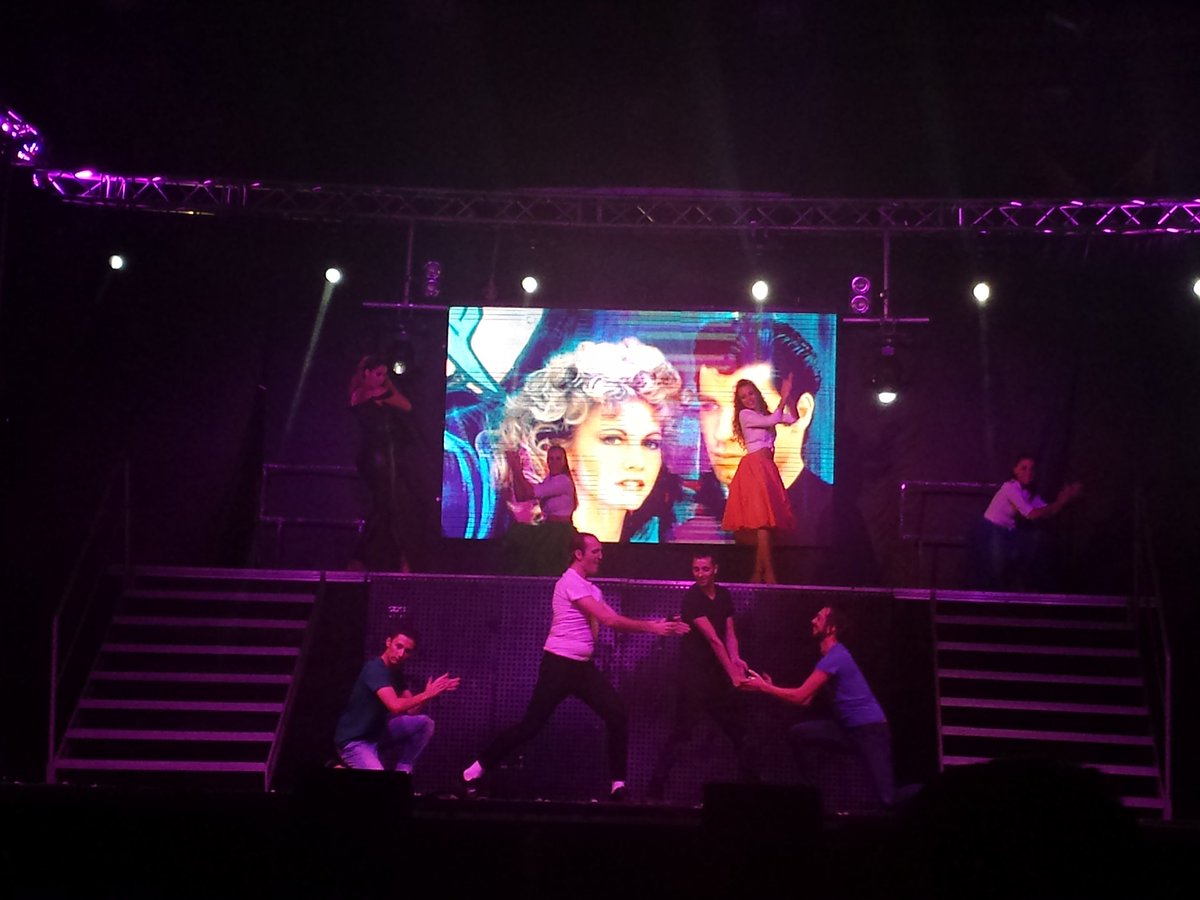 honoratobenita's tweet photo. Noche de estreno del nuevo musical DE CINE en la plaza de toros de Motilla del Palancar, producido Por Sergio Sevilla https://t.co/G2KplSSkZZ