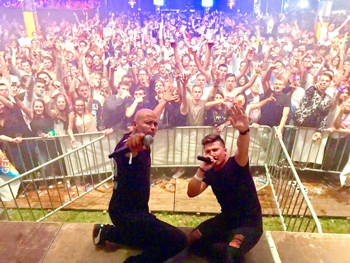 mn10off's tweet photo. Had a blast last night w/ my partner in crime @Shurakano 🔥 https://t.co/4X8EcG4elH