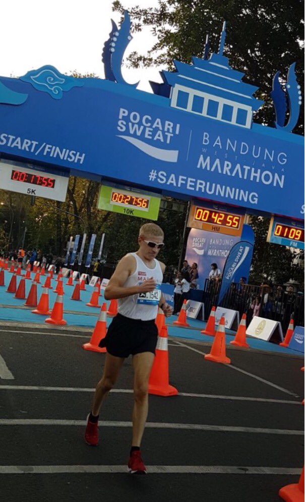 michaelcapper's tweet image. Another warm up race on the clock winning the Masters 5km at the Pocari Bandung Marathon &amp;amp;  5km - #Road2AsianMasters - Still On !