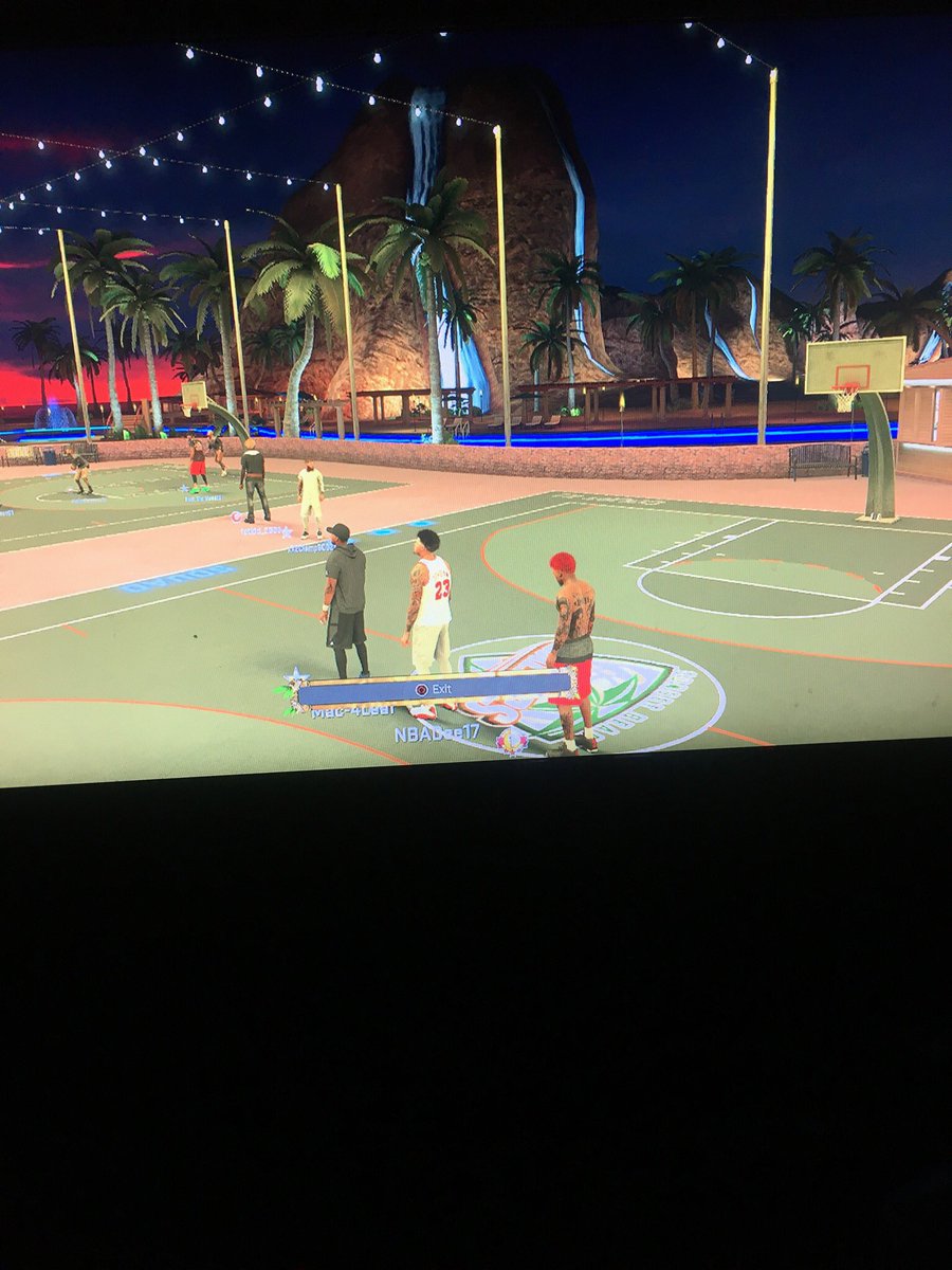 Daffycuh's tweet photo. Who trying to play 2k on ps4? https://t.co/9WODt9AeTN