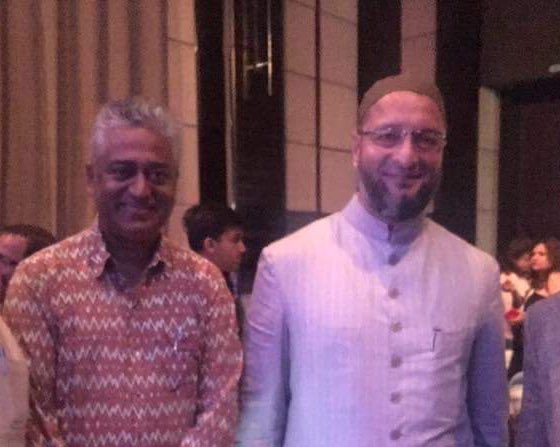 attomeybharti's tweet photo. The most divisive man in India who has been spreading communal hatred for more than 2 decades, standing next to Asauddin Owaisi. https://t.co/p1wly5bdIT