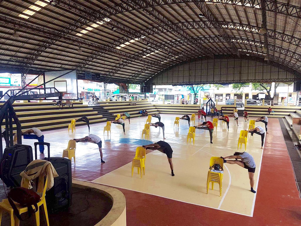 Jonfrancooo's tweet photo. I survived!🎶😂😍😁 #BalletBasics #AritauFolkloricSociety https://t.co/4lbaTmNxCK