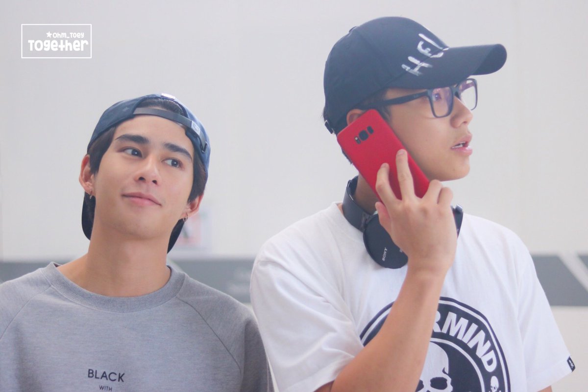 mewarttogether's tweet photo. ไม่จำเป็นต้องบอกรักตลอดเวลา...ขอแค่ในวันที่อ่อนล้า...ยังอยู่เคียงข้างกัน...ก็พอ 💙❤️

#ohmtoey
@ohmpawatt 
@ImerbSittiwat https://t.co/BQGBz1xqaF