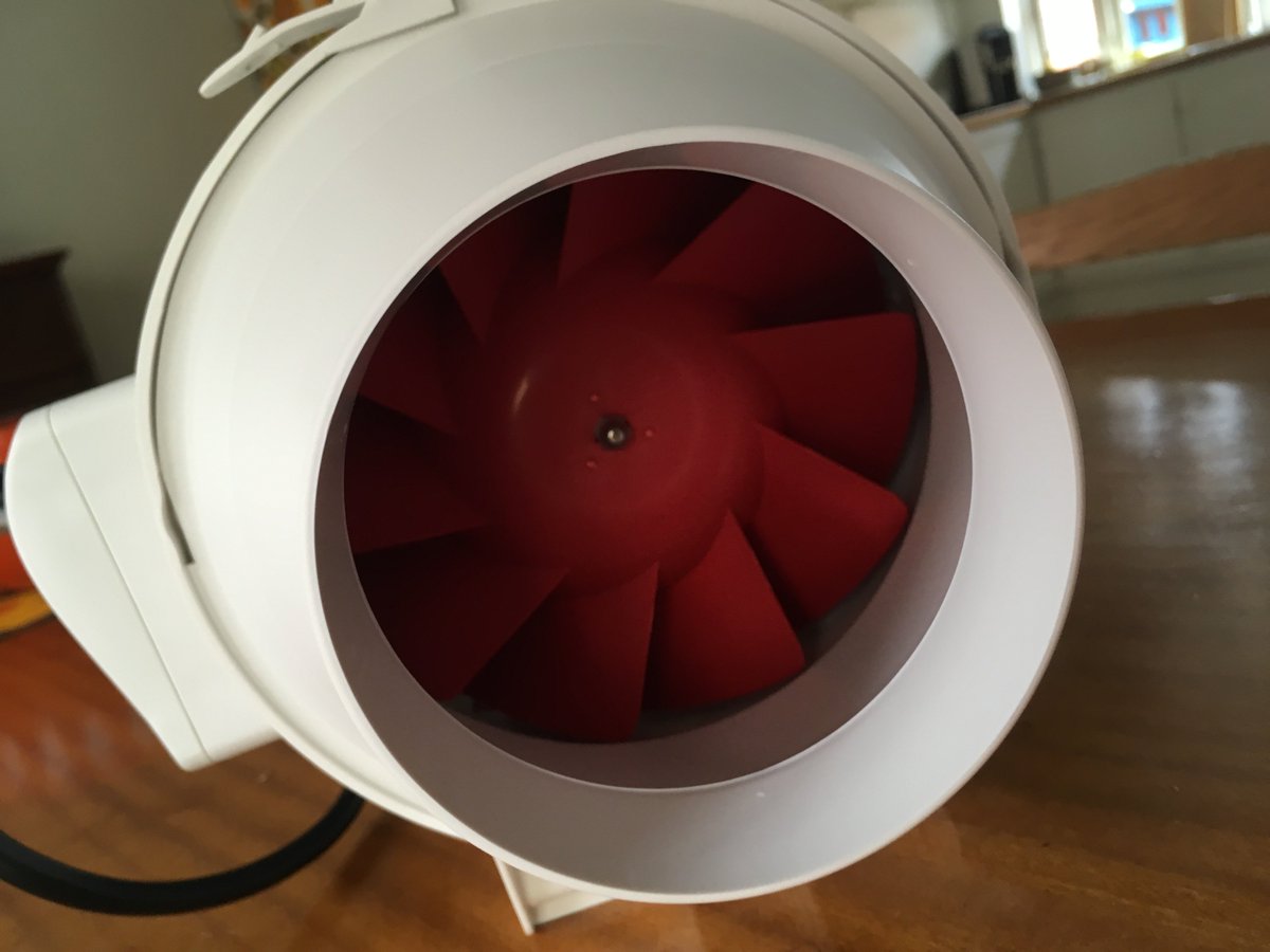 PEDUARD's tweet photo. @HenningCella @tomgislev Jeg har faktisk taget en serie af ventilatorer hjem til en flad 500,- - omend de var tænkt mere til forsøg end udluftning! #EduShop https://t.co/wGzXz6M1Cm