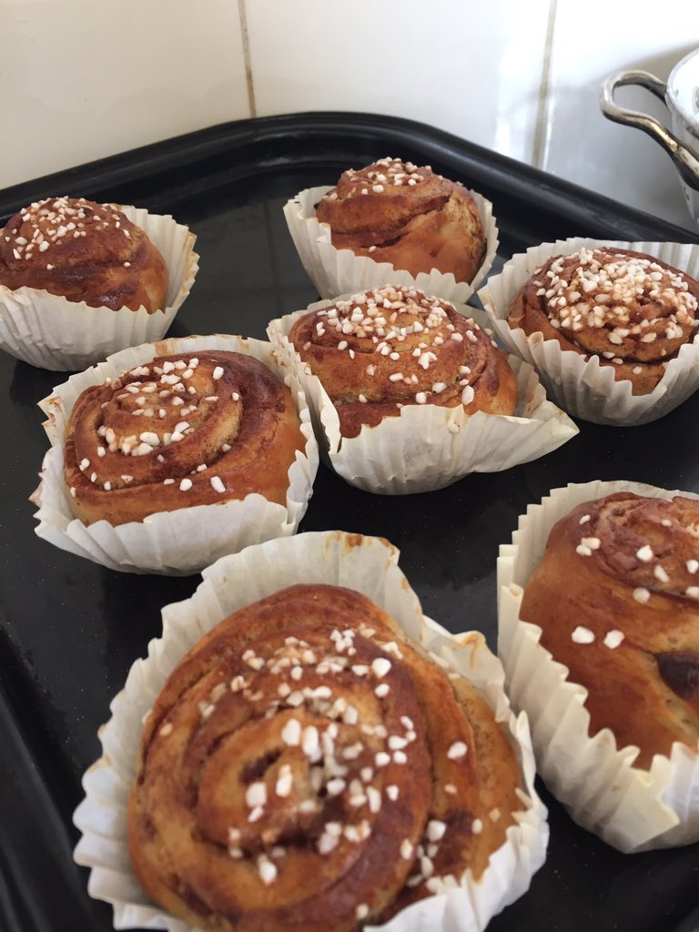 OwlettsNT's tweet photo. @AlresfordBear And the cinnamon buns are ready! https://t.co/KPjU6wr6Zx