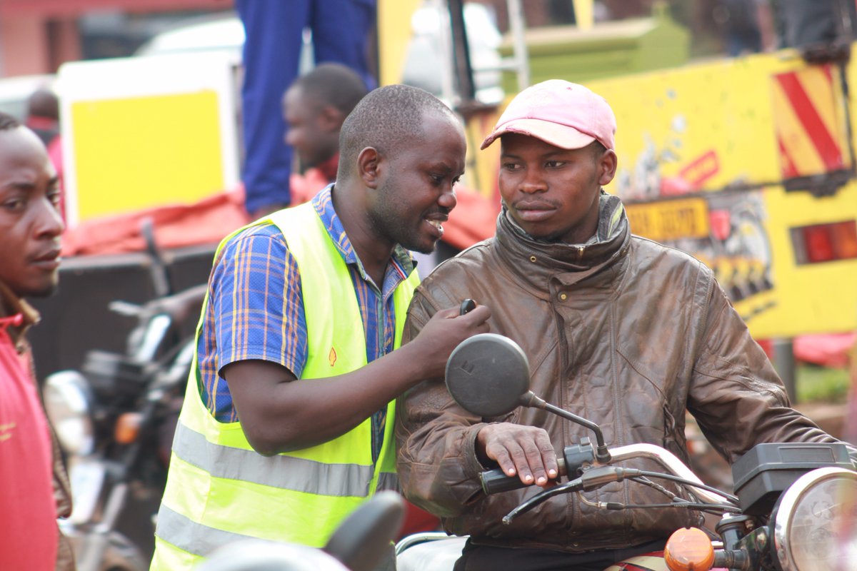 LegendsEventsUg's tweet image. Each time a motorcyclists uses #ShellAdvance free servicing is guaranteed to them and a chance to win big with #ShellBodakapo @VivoEnergyUg