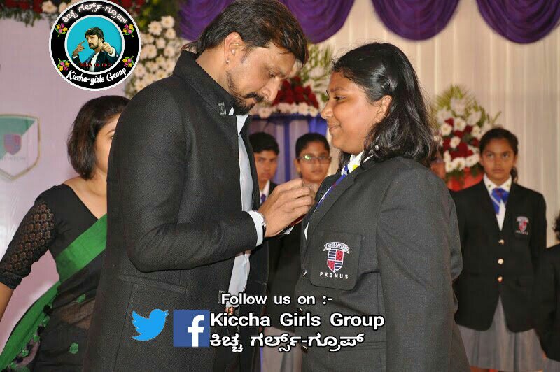 kicchagirls_fc's tweet photo. Exclusive pictures..๐๐๐
Namma @KicchaSudeep boss with #Saanvi @iampriya06
#SchoolPerfect #ProudMoment
Follow >> @kiccha_girls https://t.co/iBUF3MyyzL